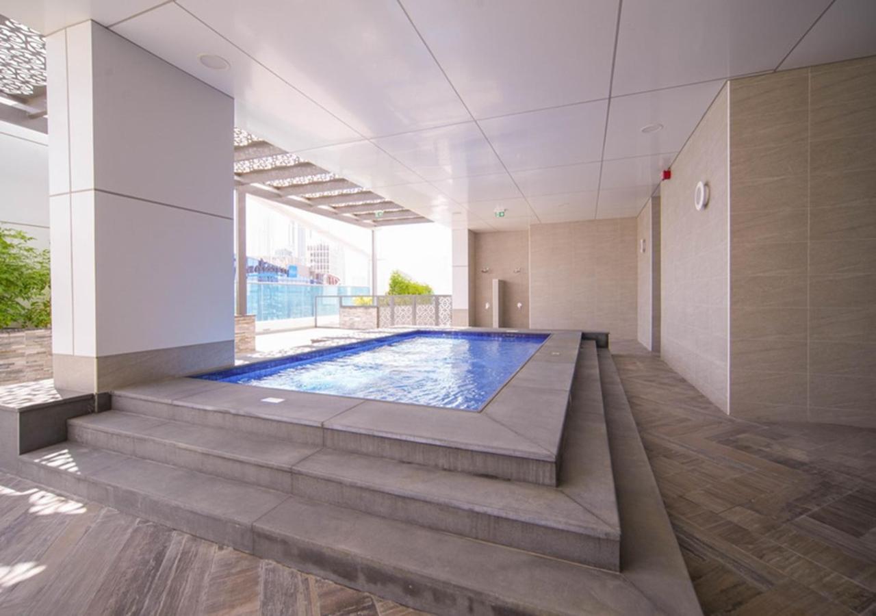 Elegant 2Br View With Rooftop Pool The Bay Dubaj Exteriér fotografie