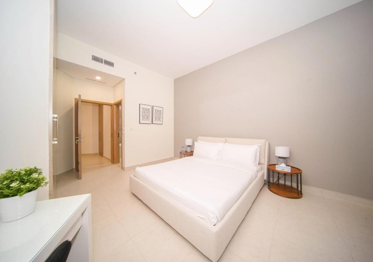 Elegant 2Br View With Rooftop Pool The Bay Dubaj Exteriér fotografie