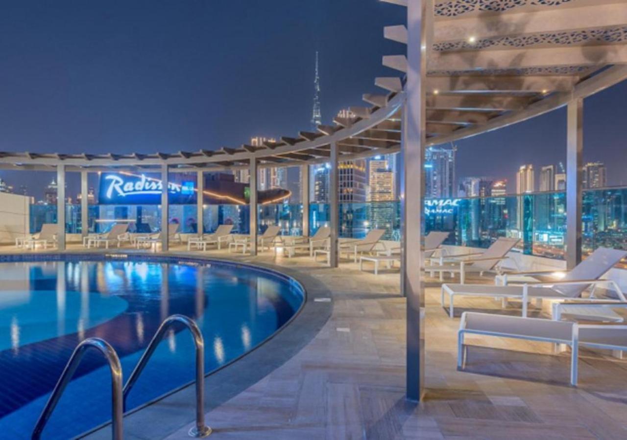 Elegant 2Br View With Rooftop Pool The Bay Dubaj Exteriér fotografie